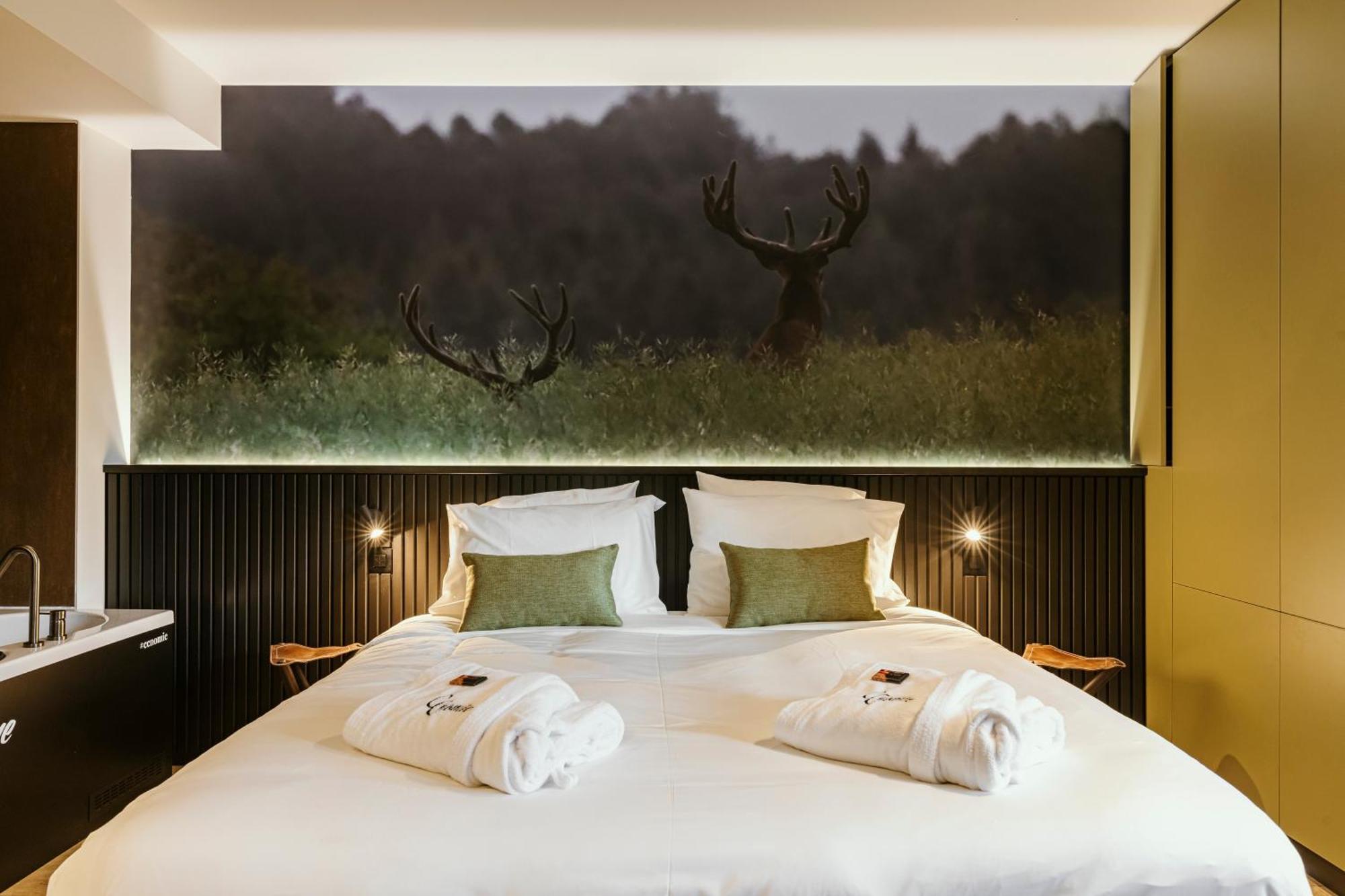 Cc Nomie Hotel Restaurant Динант Екстериор снимка